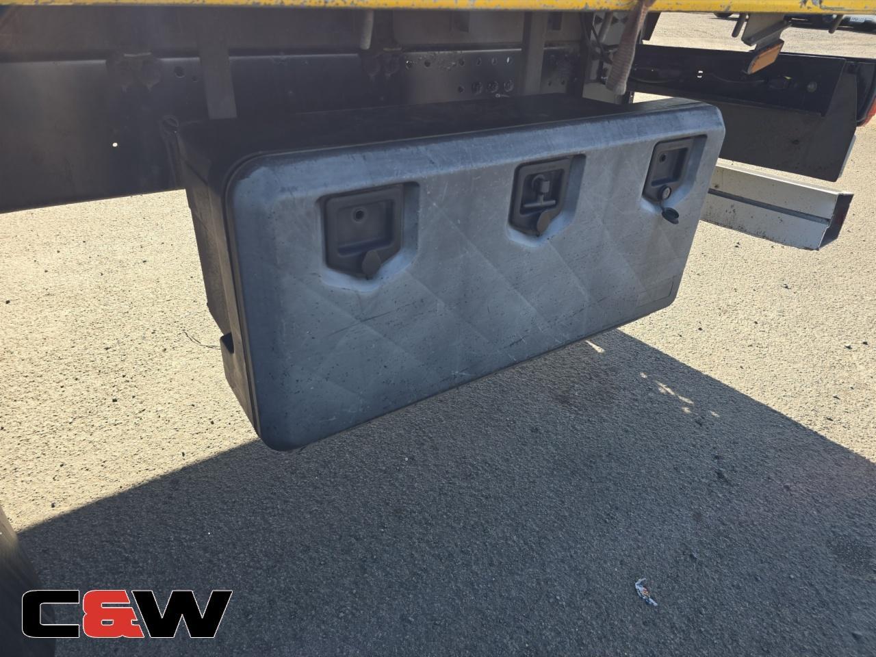 Vehicle image 14